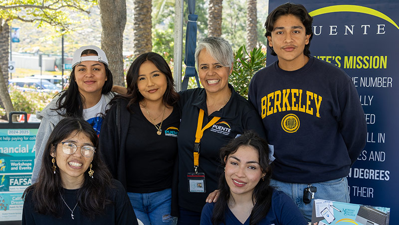A group of Puente students and advisors